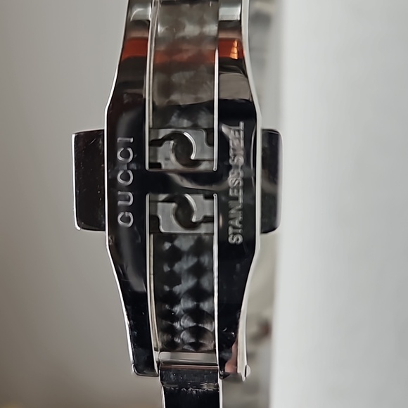 Authentic Gucci Watch 5500M Dial Quartz Silver  Gray Link Date Watch - Picture 8 of 14